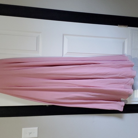 Gown - Picture 3 of 6